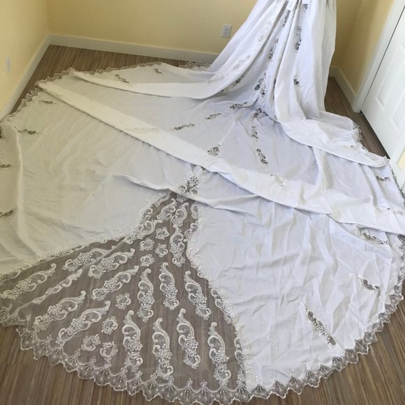 Unworn MAKE OFFER! Satin Beaded Wedding Gown Cathedral Length Train Lace Sleeve - Picture 3 of 13